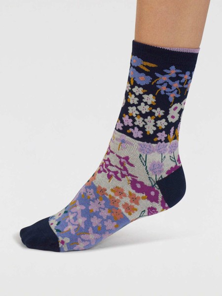 thought - Marguerite Floral - Organic Cotton Socken - Navy - Größe 38-41